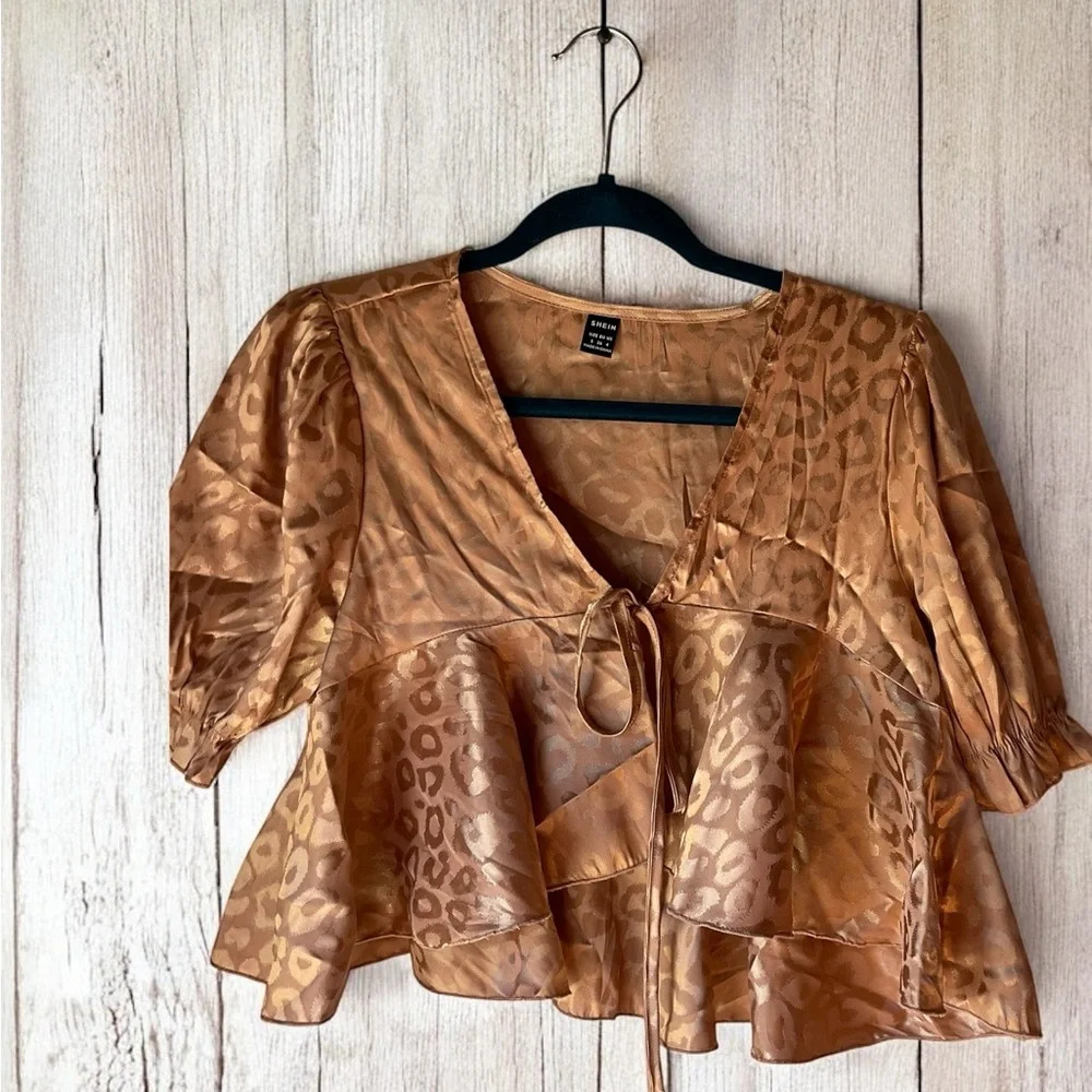 Shein leopard front tie crop top (B9)